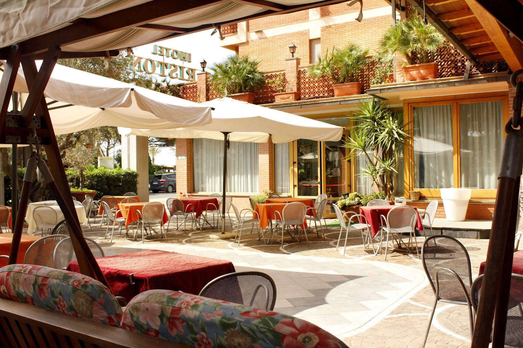 Hotel Ariston Marina di Grosseto Zewnętrze zdjęcie